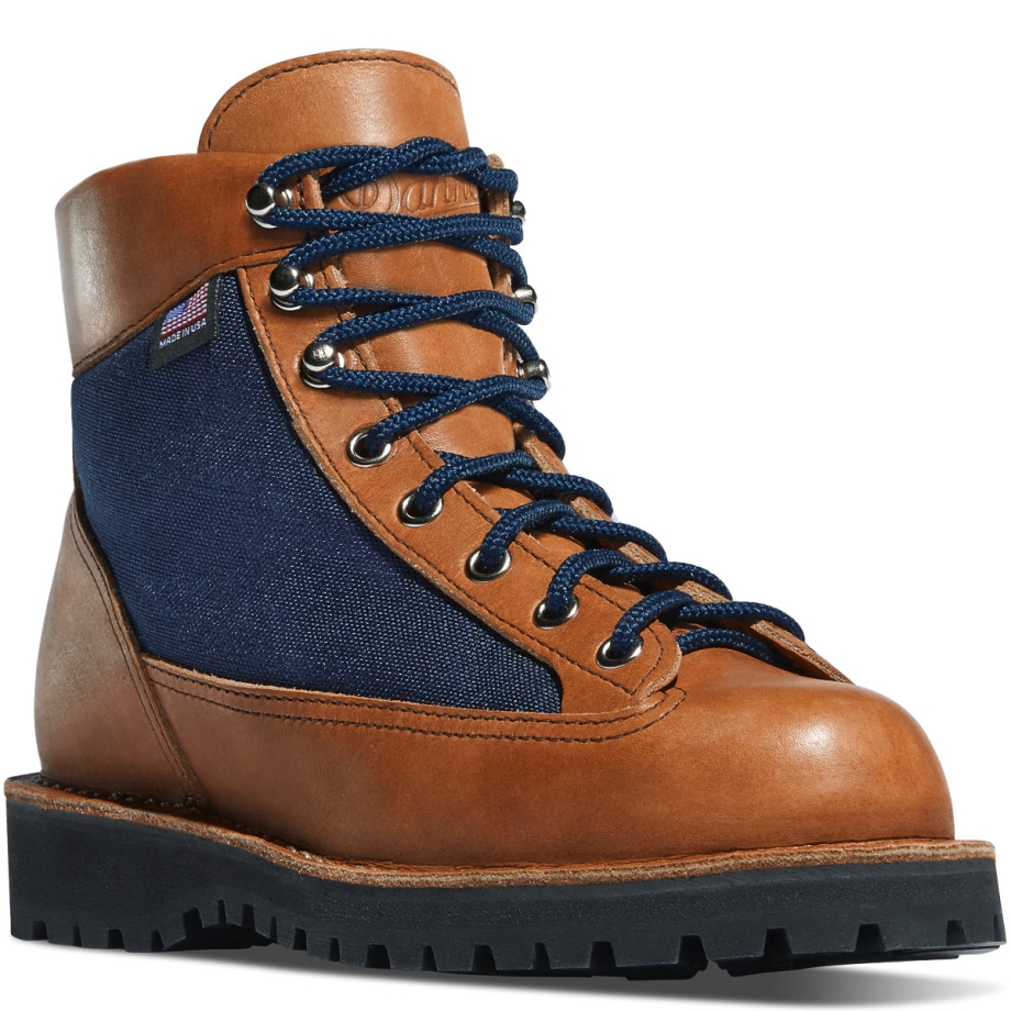 Dame Lys Kaskade Danner
