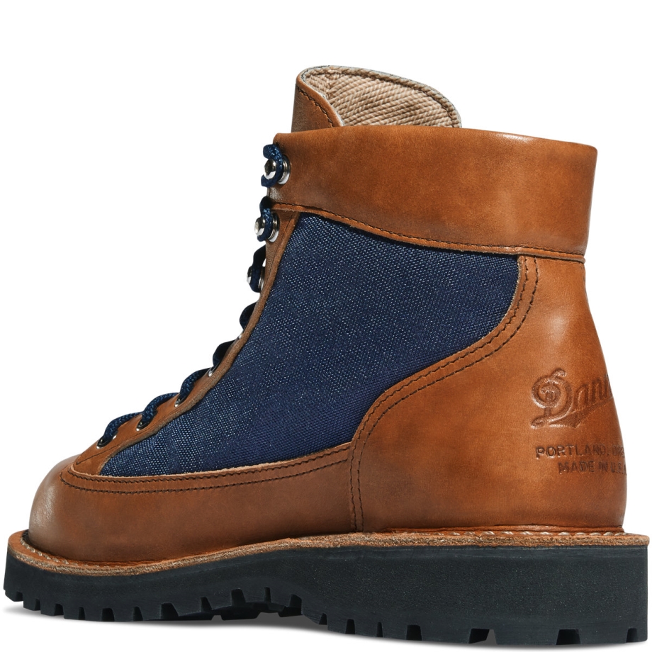 Dame Lys Kaskade Danner